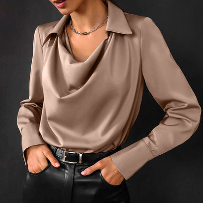 Chemise Satinée à Col Bénitier